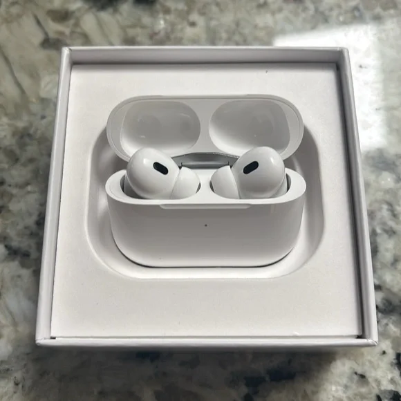 AirPods Pro with MagSafe Case (USB‑C) Adaptive Audio